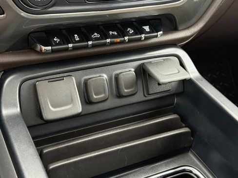Used 2018 Chevrolet Silverado 2500 LTZ w/ Duramax Plus Package AWD/4WD image 20