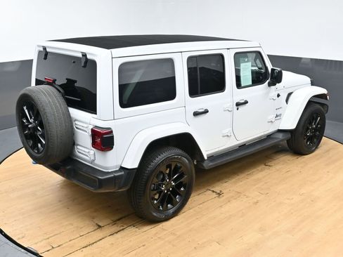 Used 2022 Jeep Wrangler Unlimited Sahara w/ Cold Weather Group image 50