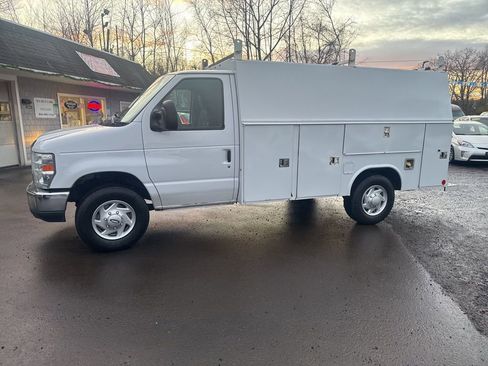 Used 2016 Ford E-350 and Econoline 350 Super Duty w/ Power Windows & Locks Group image 30