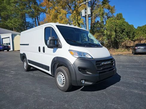 Used 2025 RAM ProMaster 2500 w/ Convenience Group image 1