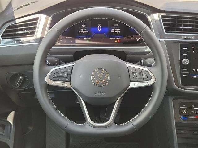 Used 2022 Volkswagen Tiguan SE FWD image 11