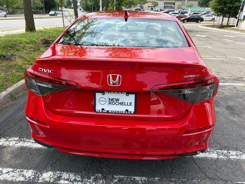 Used 2023 Honda Civic Sport image 6