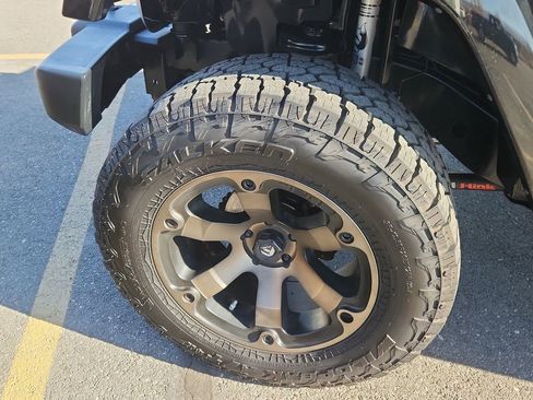 Used 2014 Jeep Wrangler Sahara w/ Connectivity Group image 16