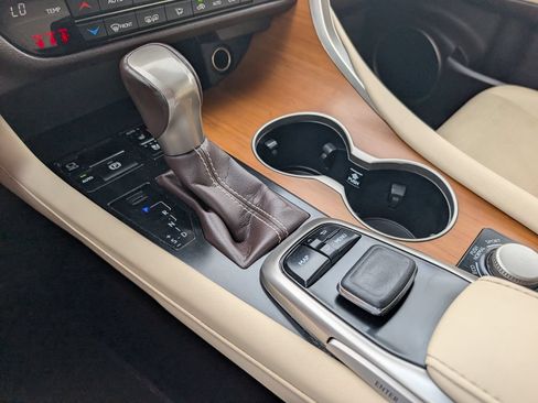 Used 2019 Lexus RX 350 AWD w/ Navigation Package image 24