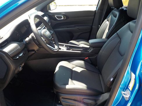 New 2025 Jeep Compass Latitude w/ Altitude Special Edition image 16