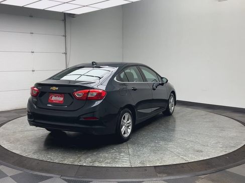 Used 2018 Chevrolet Cruze LT w/ Convenience Package image 33
