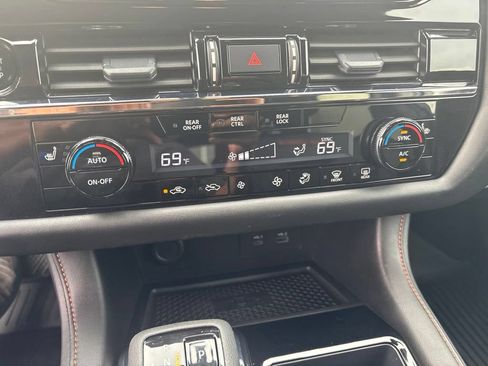 Used 2025 Nissan Pathfinder Rock Creek AWD/4WD image 16