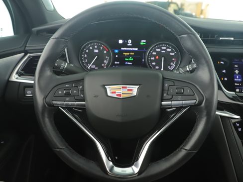 Used 2024 Cadillac XT6 Premium Luxury w/ Technology Package image 10