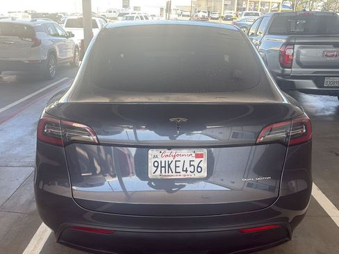 Used 2023 Tesla Model Y Long Range AWD/4WD image 4