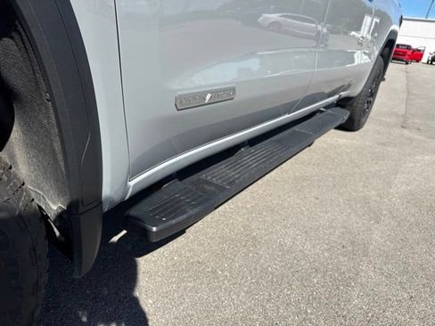 Used 2024 GMC Sierra 1500 Elevation w/ Preferred Package AWD/4WD image 10