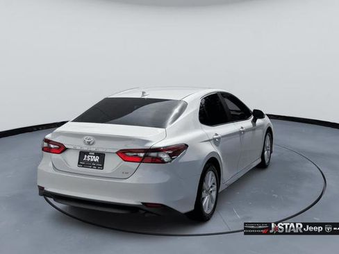 Used 2023 Toyota Camry LE image 5