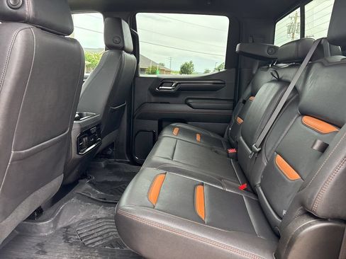 Used 2023 GMC Sierra 1500 AT4 w/ AT4 Premium Package AWD/4WD image 17