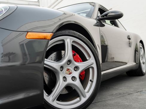 Used 2006 Porsche 911 Carrera S RWD image 4