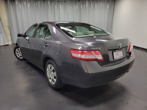 Used 2010 Toyota Camry LE image 6