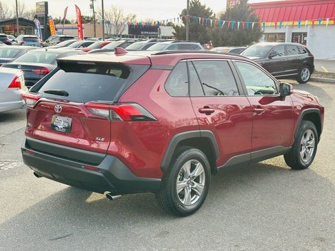 Used 2023 Toyota RAV4 XLE AWD/4WD image 7