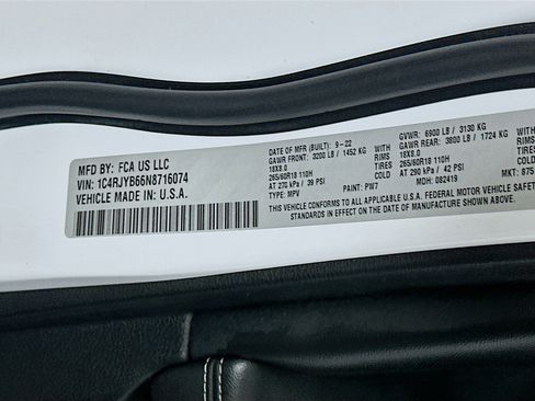 Used 2022 Jeep Grand Cherokee Limited 4xe image 12