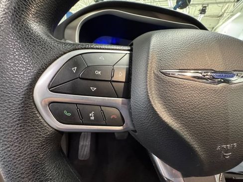 Used 2021 Chrysler Voyager Lxi FWD image 18
