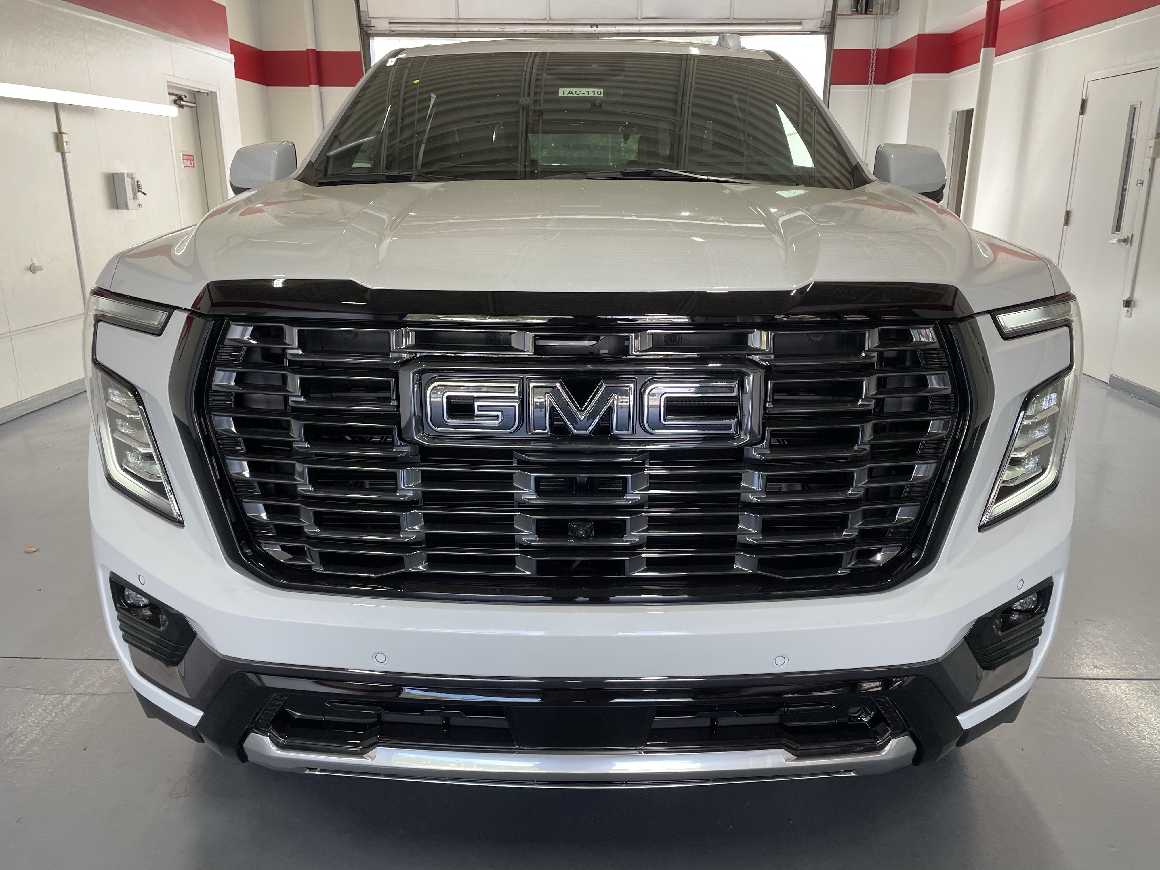 New 2027 GMC Yukon Denali Ultimate AWD/4WD image 2