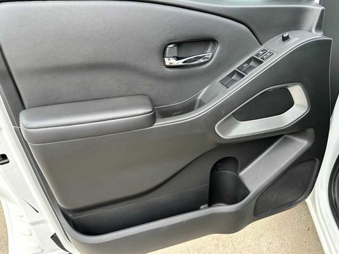 Used 2022 Nissan Frontier SV w/ Technology Package image 19