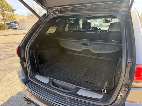 Used 2016 Jeep Grand Cherokee SRT image 9