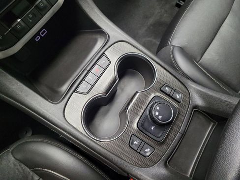 Used 2021 GMC Acadia SLT FWD image 26