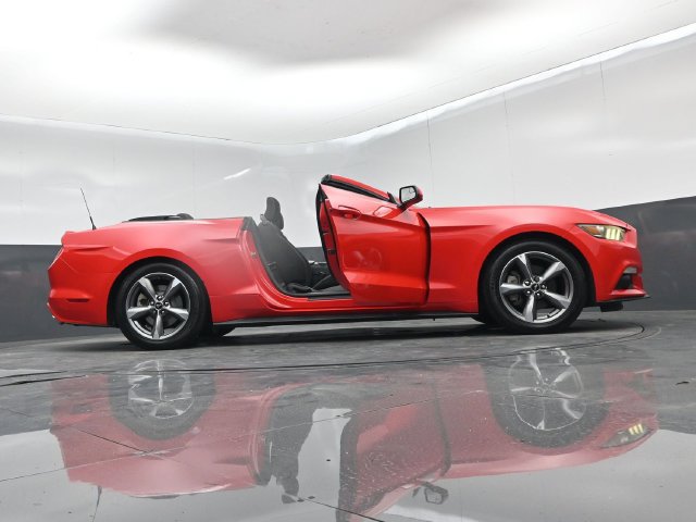 Used 2017 Ford Mustang Convertible w/ Equipment Group 051A RWD image 71