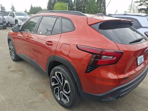 Used 2024 Chevrolet Trax RS w/ Sunroof Package image 7