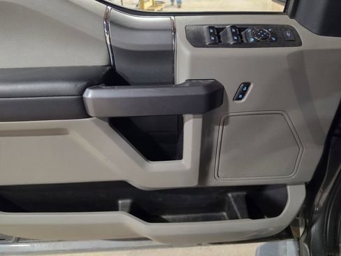 Used 2022 Ford F250 XLT w/ Black Appearance Package AWD/4WD image 5