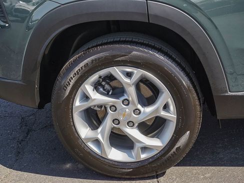 Used 2026 Chevrolet Trax LS w/ LS Convenience Package FWD image 8