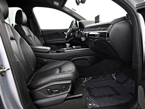Used 2018 Audi Q7 3.0T Prestige w/ Prestige Package image 25