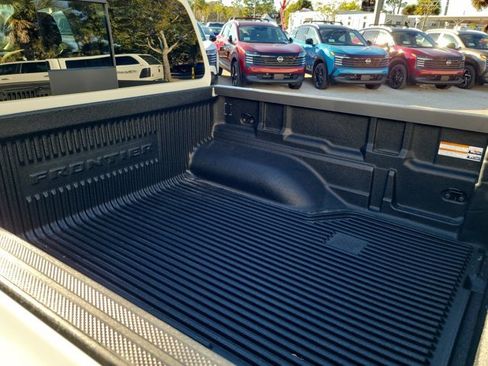 Certified 2025 Nissan Frontier SV image 14