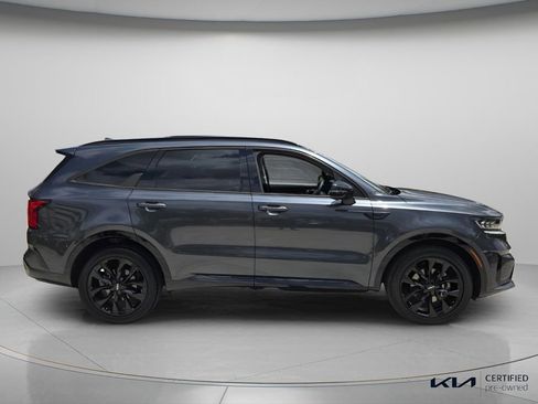 Certified 2023 Kia Sorento SX FWD image 4