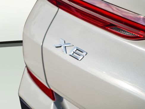 Used 2023 BMW X6 xDrive40i w/ M Sport Package image 12