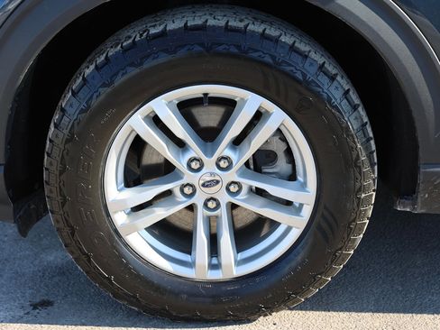 Certified 2023 Ford Explorer XLT image 11