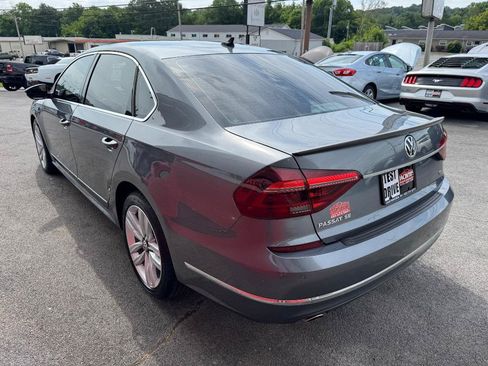 Used 2017 Volkswagen Passat 1.8T SE FWD image 3