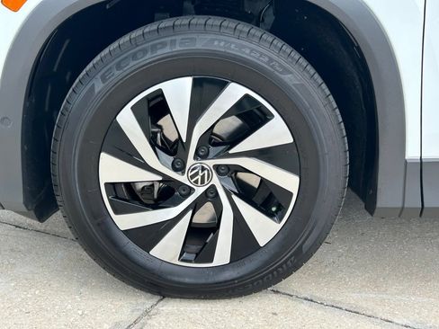 Certified 2026 Volkswagen Tiguan S FWD image 32