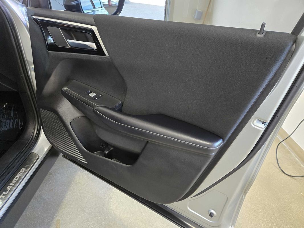 Used 2022 Mitsubishi Outlander ES AWD/4WD image 21