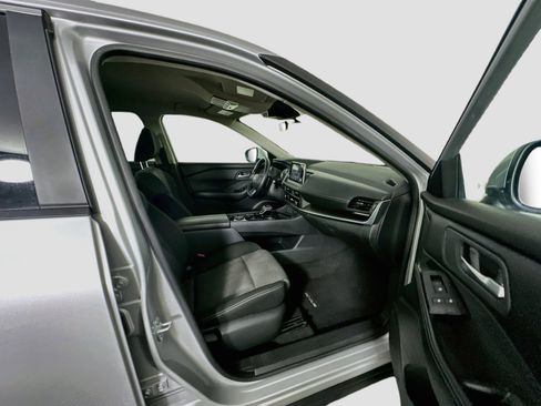Used 2025 Nissan Rogue SV AWD/4WD image 30