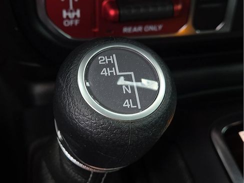 Used 2025 Jeep Wrangler Unlimited Sport AWD/4WD image 14