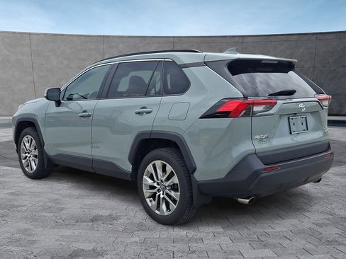 Used 2019 Toyota RAV4 XLE Premium w/ Cold Weather Package AWD/4WD image 7