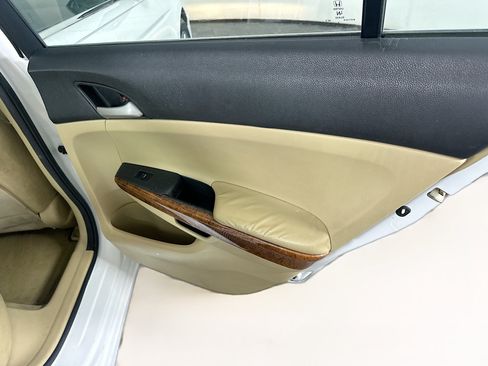 Used 2012 Honda Accord EX image 29