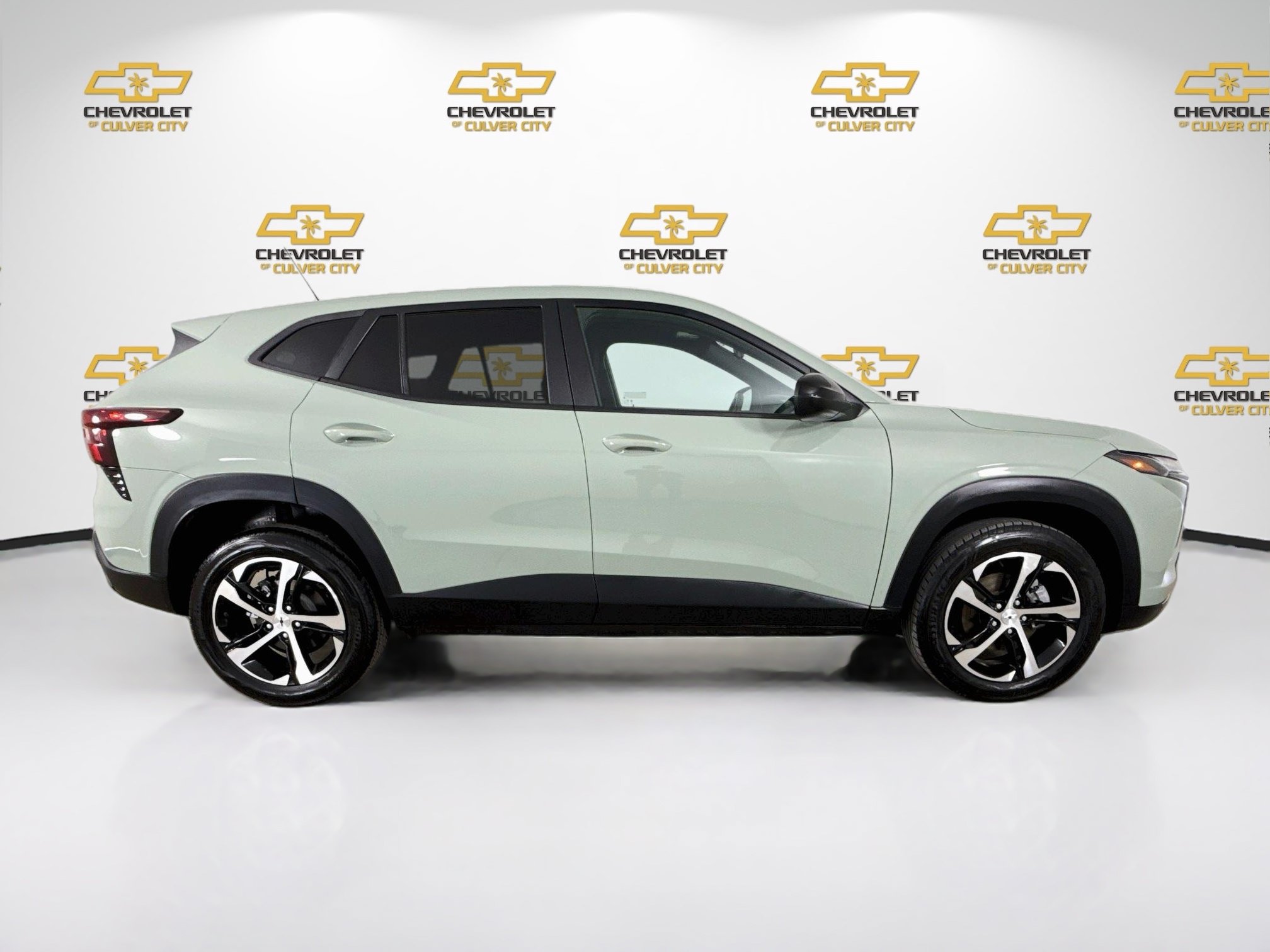 Used 2024 Chevrolet Trax RS FWD image 9