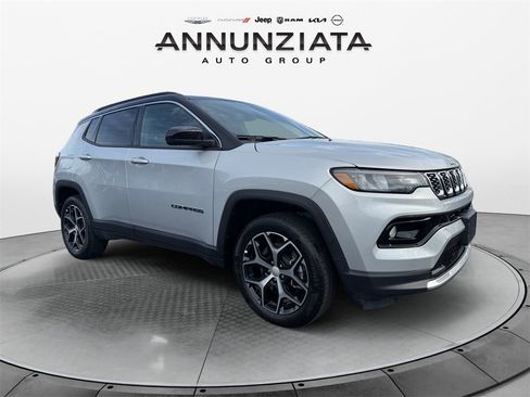 Used 2024 Jeep Compass Limited image 7