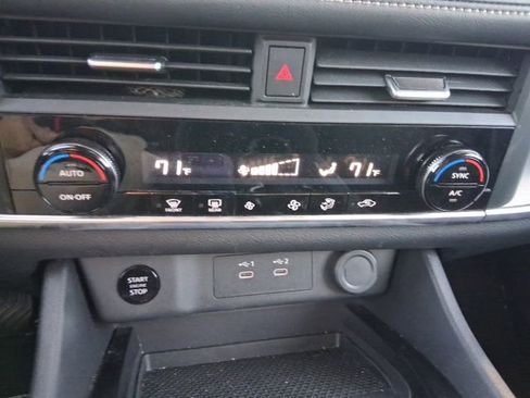 Used 2024 Nissan Rogue SV image 23