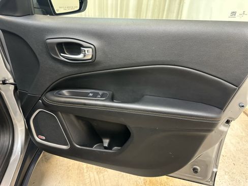 Used 2019 Jeep Compass Latitude w/ Cold Weather Group image 27