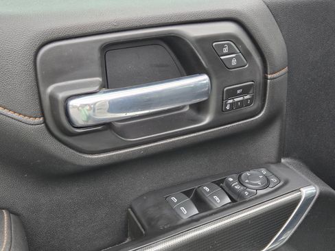 Used 2021 GMC Sierra 2500 AT4 w/ AT4 Premium Plus Package AWD/4WD image 15