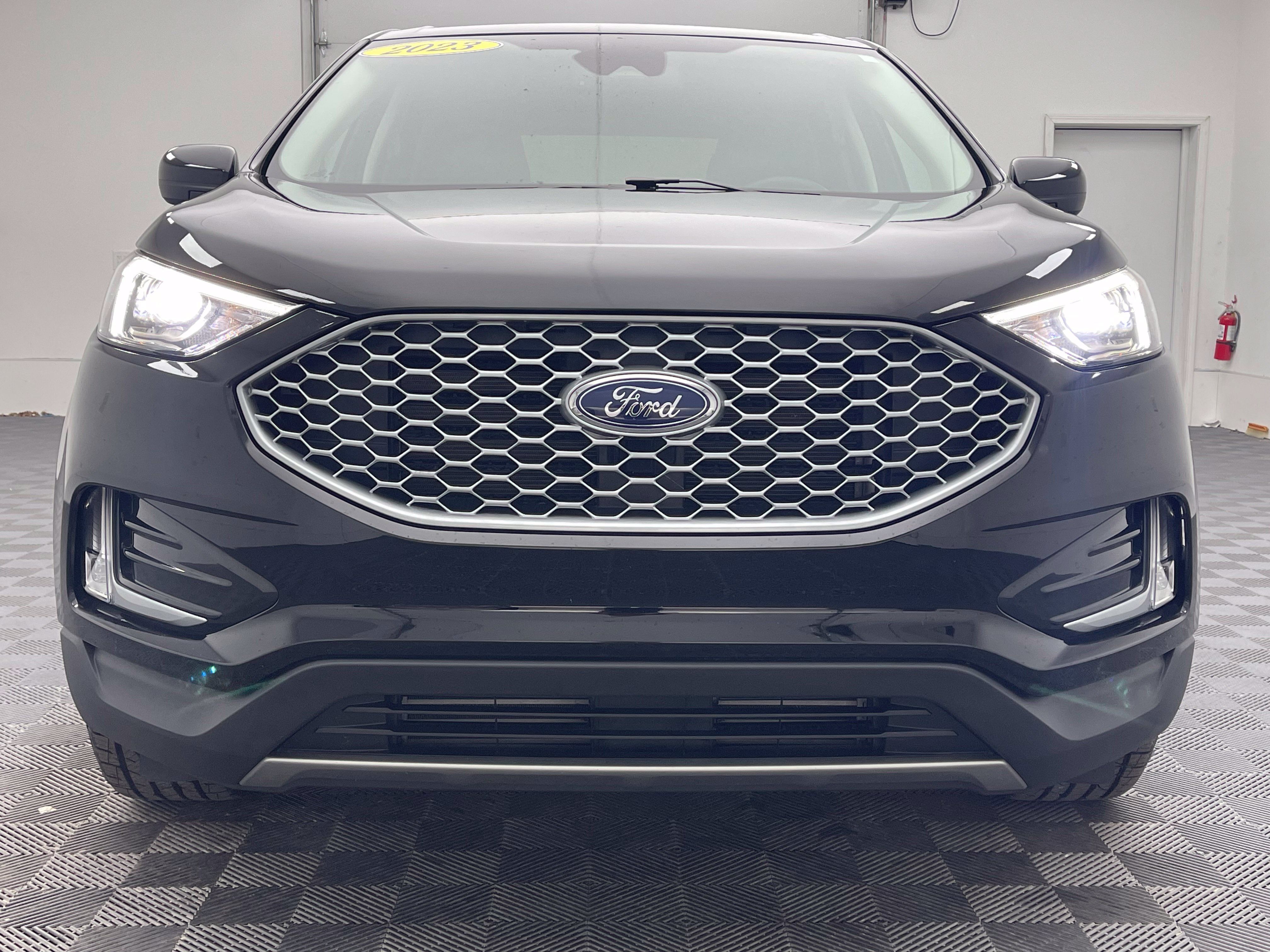 Used 2023 Ford Edge SEL w/ Convenience Package AWD/4WD image 13