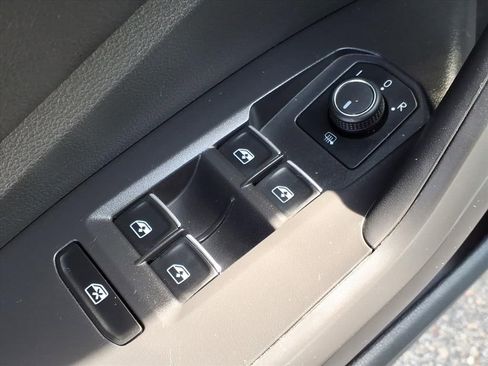 Used 2024 Volkswagen Jetta SE image 17