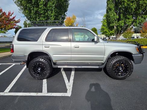 Used 2001 Toyota 4Runner SR5 image 4