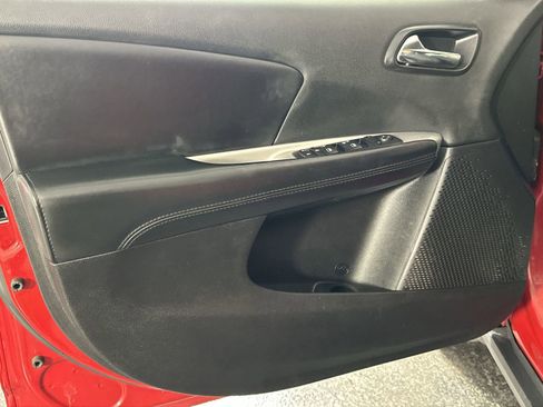 Used 2017 Dodge Journey SE image 28